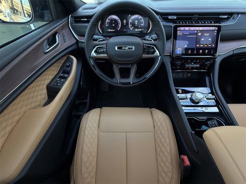 New 2025 Jeep Grand Cherokee L Summit w/ Obsidian Package image 11