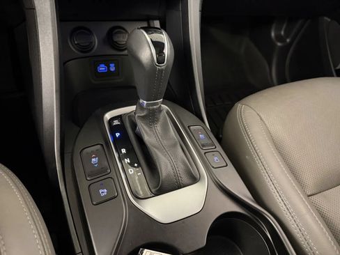 Used 2017 Hyundai Santa Fe AWD image 28