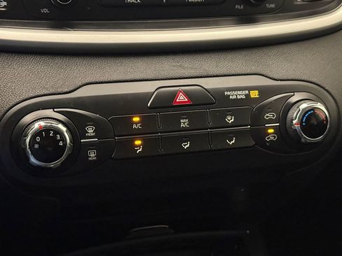 Used 2016 Kia Sorento LX image 22