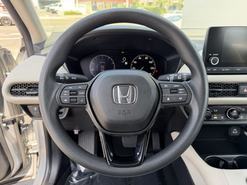 Used 2024 Honda HR-V LX image 17