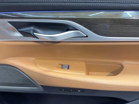 Used 2020 BMW 740i w/ Premium Package RWD image 15