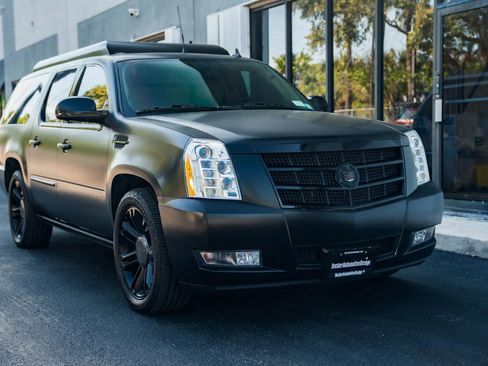 Used 2014 Cadillac Escalade ESV Premium AWD/4WD image 3