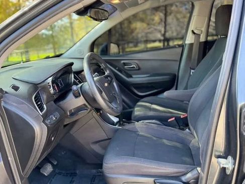 Used 2019 Chevrolet Trax LS image 7