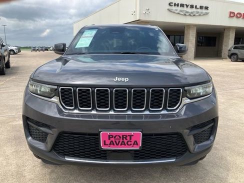 Used 2025 Jeep Grand Cherokee Laredo X RWD image 2