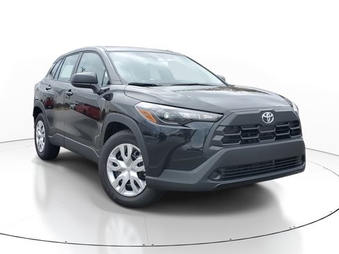 Used 2026 Toyota Corolla Cross L image 2