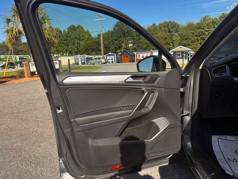 Used 2024 Volkswagen Tiguan S AWD/4WD image 17