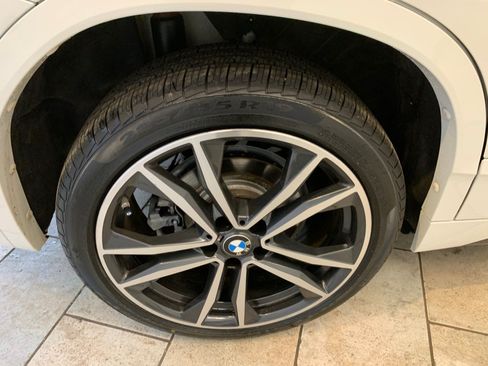 Used 2023 BMW X2 xDrive28i w/ M Sport Package AWD/4WD image 11
