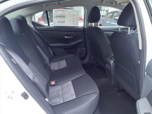 New 2025 Nissan Sentra SR w/ SR Premium Package FWD image 7