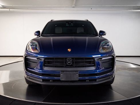 Certified 2024 Porsche Macan AWD/4WD image 10