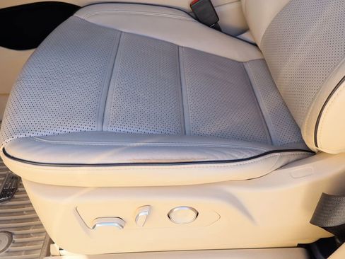 Used 2021 Cadillac Escalade Premium Luxury w/ Performance Package image 21