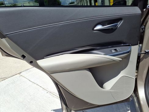 Certified 2023 Cadillac XT4 Luxury FWD image 17