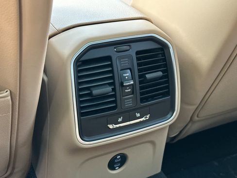 New 2026 Porsche Macan image 14