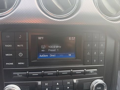 Used 2017 Ford Mustang GT RWD image 16