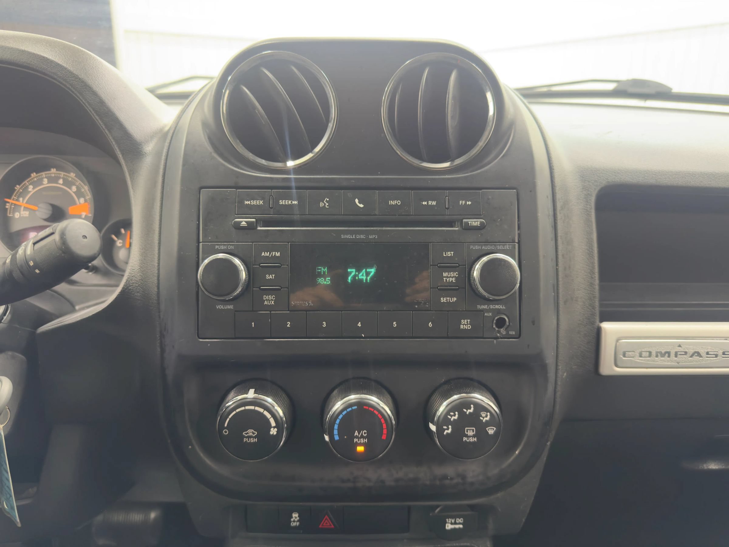 Used 2015 Jeep Compass Sport FWD image 19