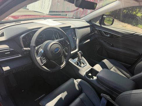 Used 2025 Subaru Outback Touring AWD/4WD image 11