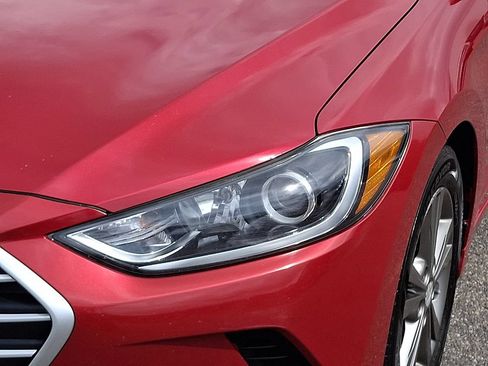 Used 2018 Hyundai Elantra SEL FWD image 9