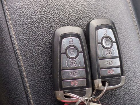 Used 2017 Ford Fusion Titanium image 34