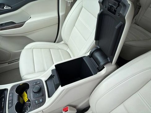 Used 2023 GMC Acadia Denali AWD/4WD image 22