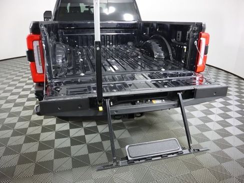 Used 2024 Ford F250 Platinum w/ FX4 Off-Road Package AWD/4WD image 35