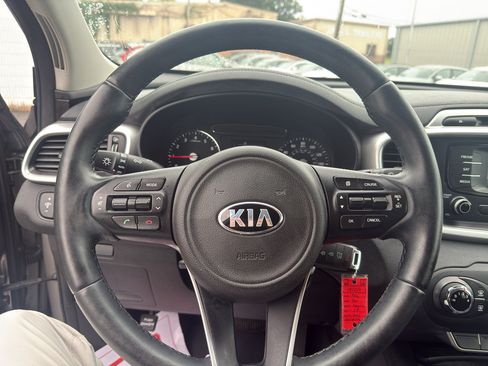 Used 2016 Kia Sorento FWD w/ LX Convenience Package image 18