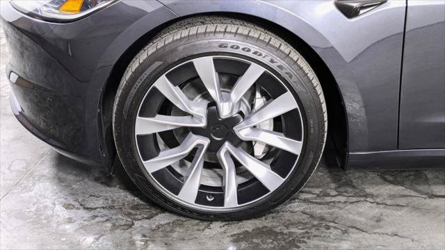 Used 2025 Tesla Model 3 Long Range RWD image 33