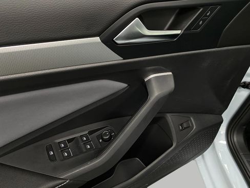 New 2025 Volkswagen Jetta SE image 28