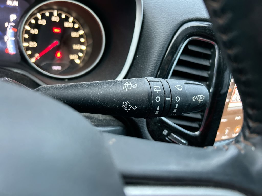 Used 2019 Jeep Compass Limited w/ Safety & Security Group AWD/4WD image 18