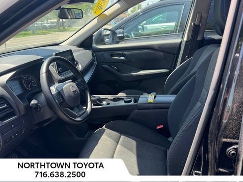 Used 2025 Nissan Rogue SV AWD/4WD image 12