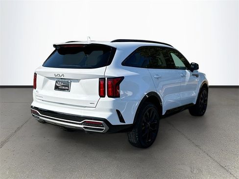 Certified 2023 Kia Sorento SX image 7