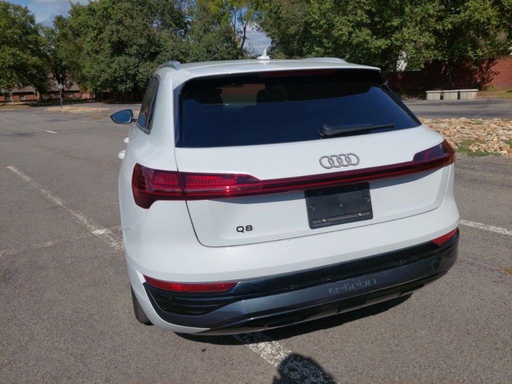 Used 2024 Audi Q8 e-tron Premium Plus w/ Premium Plus Package AWD/4WD image 13