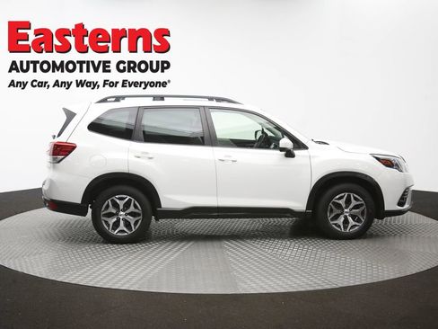Used 2022 Subaru Forester Premium AWD/4WD image 48