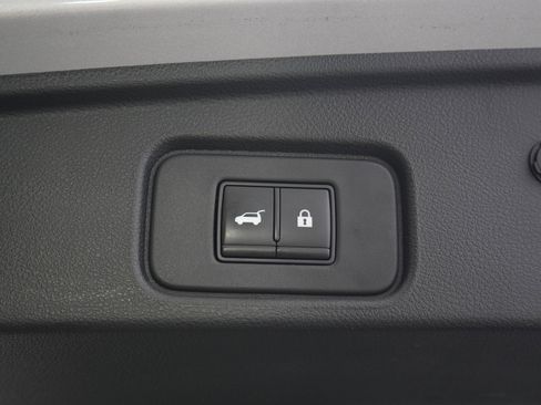 Used 2022 Nissan Pathfinder Platinum w/ Cargo Package AWD/4WD image 11