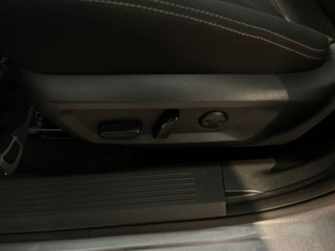 Used 2025 Nissan Rogue SV FWD image 22