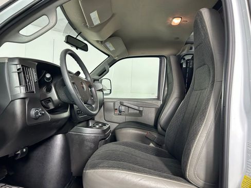 Used 2024 GMC Savana 2500 w/ Driver Convenience Package image 26