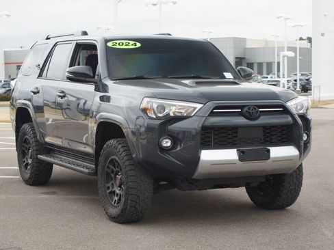 Used 2024 Toyota 4Runner TRD Off-Road Premium w/ Moonroof Package image 2