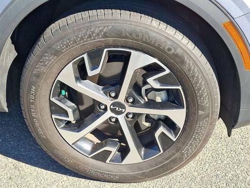 Used 2024 Kia Sportage EX AWD/4WD image 9