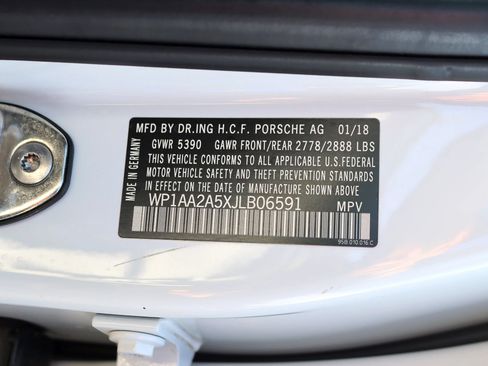 Used 2018 Porsche Macan Sport Edition AWD/4WD image 39