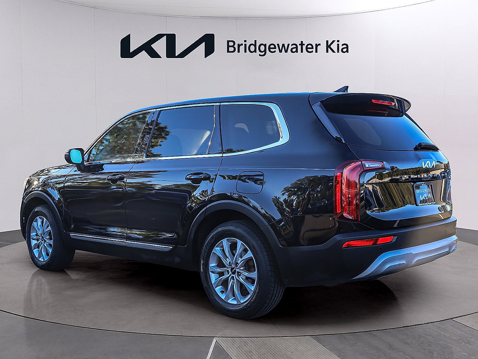 Certified 2022 Kia Telluride LX FWD image 4