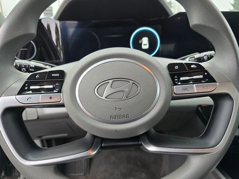 Used 2024 Hyundai Elantra SEL image 25