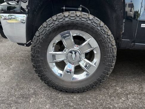 Used 2014 Chevrolet Silverado 1500 LTZ Z71 w/ LTZ Plus Package AWD/4WD image 14