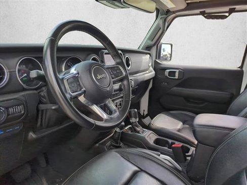 Used 2022 Jeep Wrangler Unlimited Sahara w/ Cold Weather Group image 8