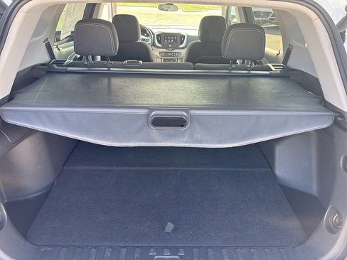 Used 2023 GMC Terrain SLE w/ Driver Convenience Package image 30