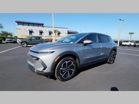 New 2026 Chevrolet Equinox EV LT image 16