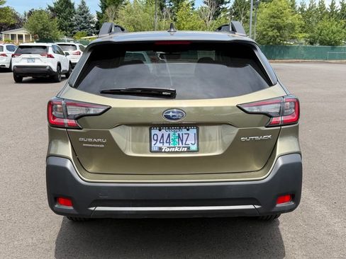 Used 2023 Subaru Outback Premium AWD/4WD image 7