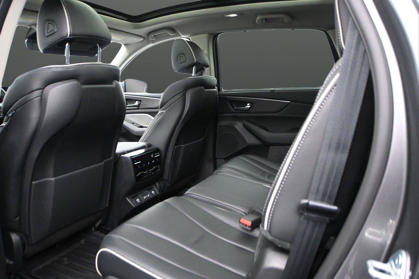 Used 2023 Acura MDX w/ Advance Package AWD/4WD image 11