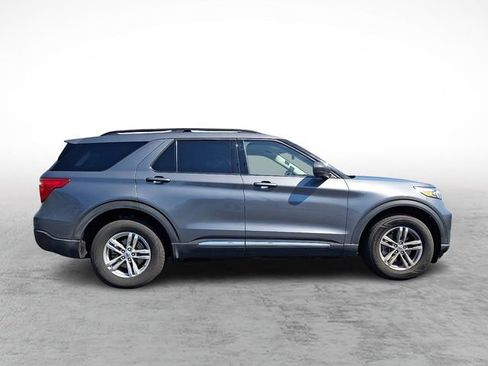 Certified 2022 Ford Explorer XLT w/ Equipment Group 202A AWD/4WD image 7