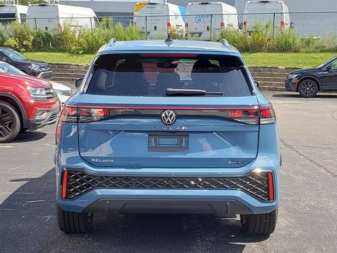 New 2026 Volkswagen Tiguan SEL R-Line AWD/4WD image 4