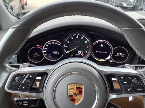 Used 2023 Porsche Cayenne Platinum Edition AWD/4WD image 23
