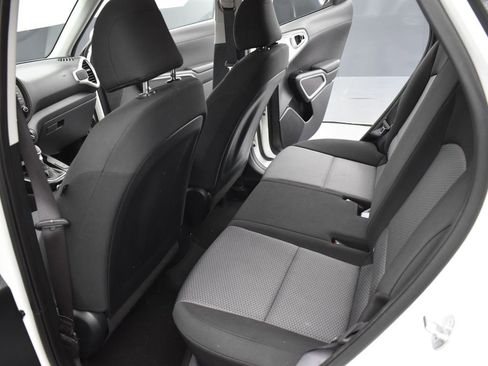 Used 2023 Kia Soul LX w/ LX Technology Package image 11