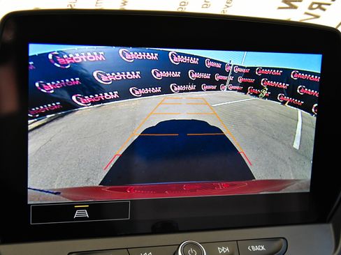 Used 2025 Chevrolet Blazer LT FWD image 18